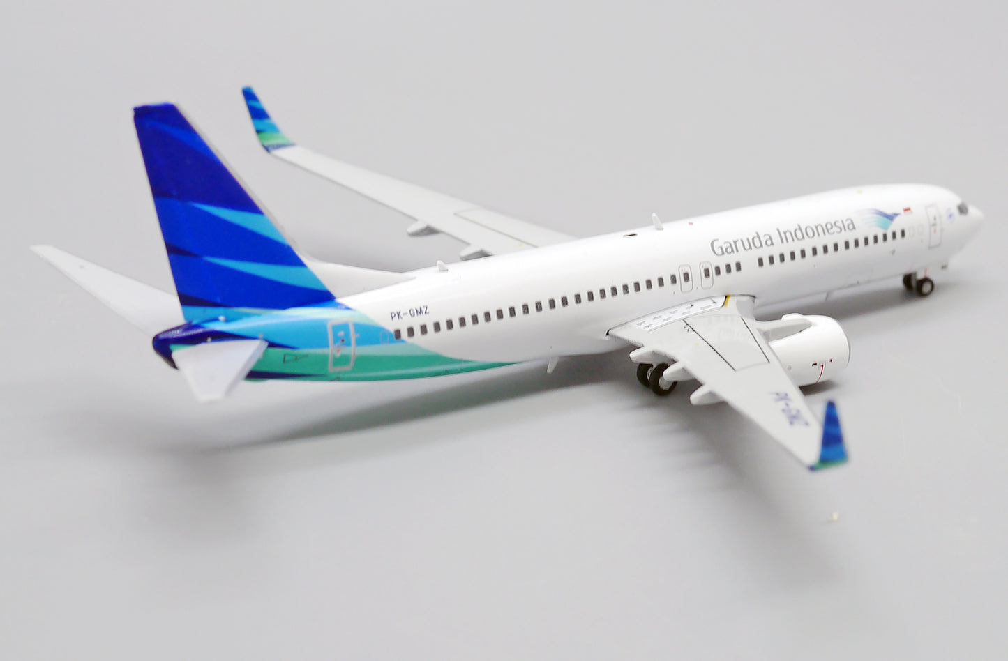JC WINGS B737-800 75  GARUDA INDONESIA INDONESIA MAJU REG: PK-GMZ