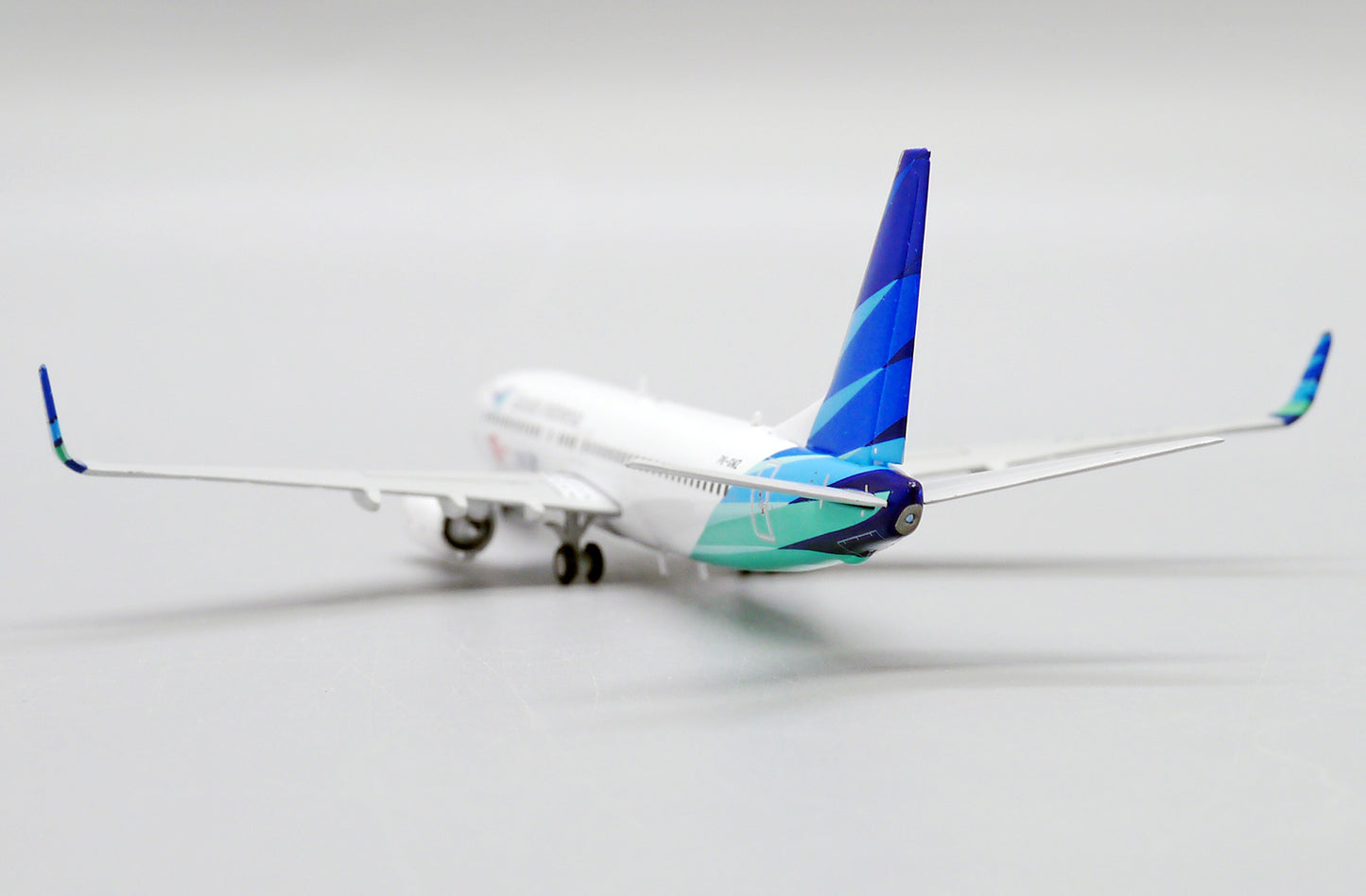 JC WINGS B737-800 75  GARUDA INDONESIA INDONESIA MAJU REG: PK-GMZ