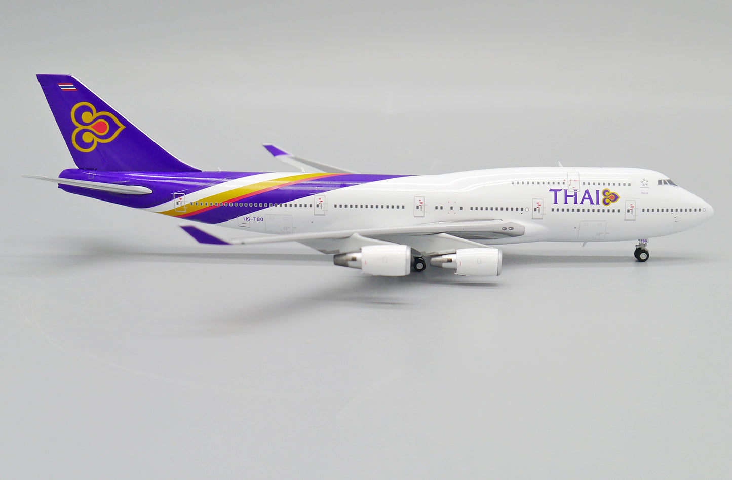 JC WINGS B747-400 THAI AIRWAYS REG: HS-TGG
