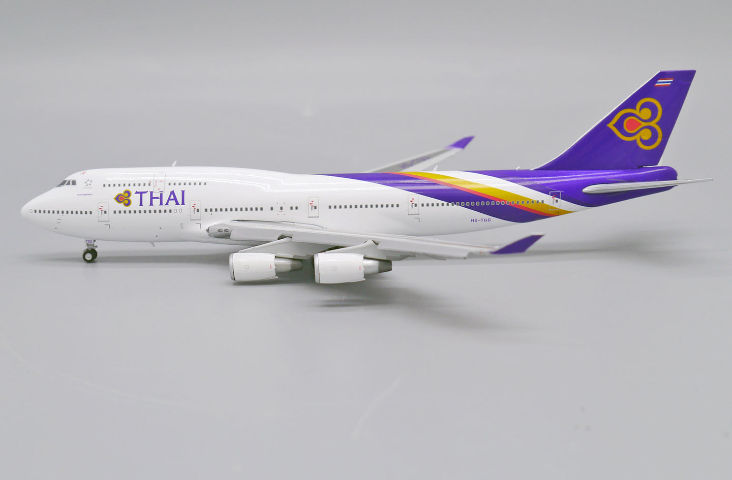 JC WINGS B747-400 THAI AIRWAYS REG: HS-TGG FLAPS DOWN