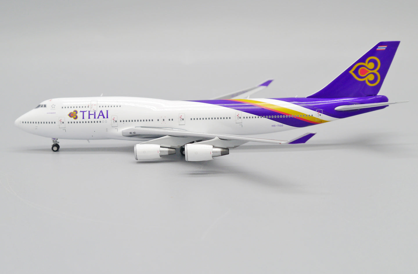 JC WINGS B747-400 THAI AIRWAYS REG: HS-TGG