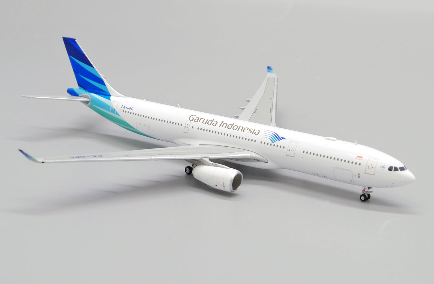 JC WINGS A330-300 GARUDA INDONESIA REG: PK-GPC