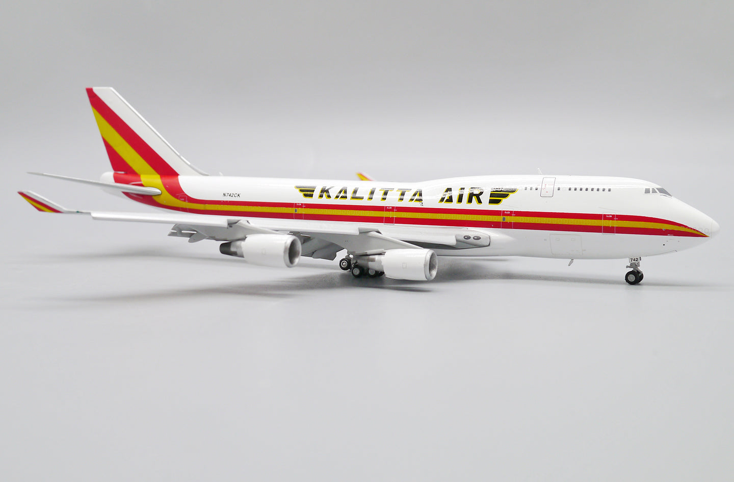 JCWINGS B747-400(BCF) FLAPS DOWN REG: N742CK