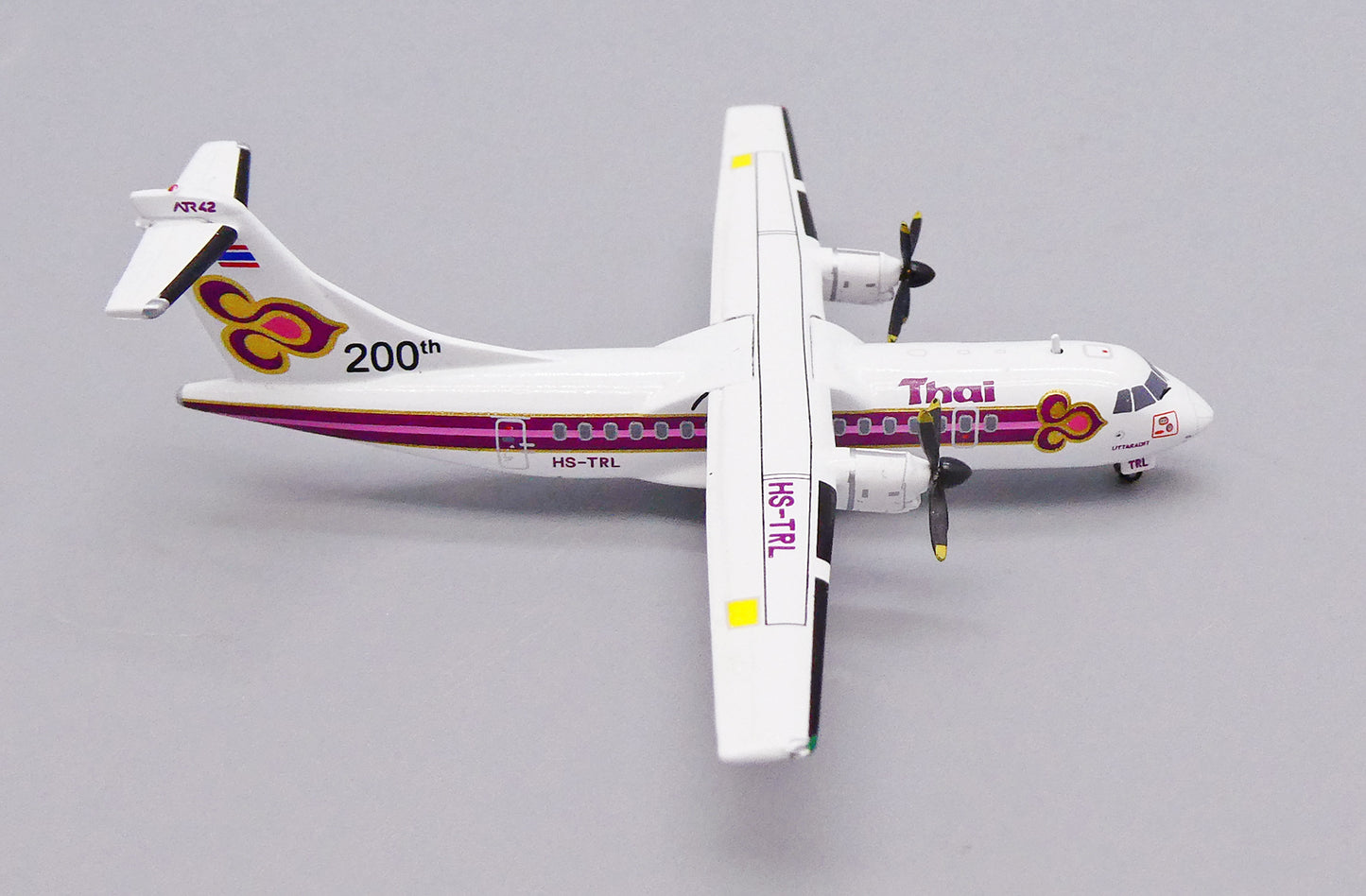 JC WINGS ATR 42-320 THAI AIRWAYS 200TH REG: HS-TRL