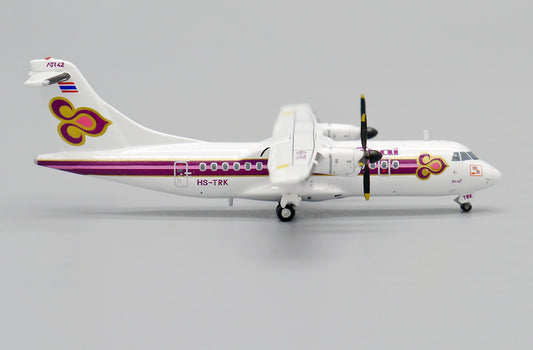 JCWINGS ATR 42-320 THAI AIRWAYS REG: HS-TRK