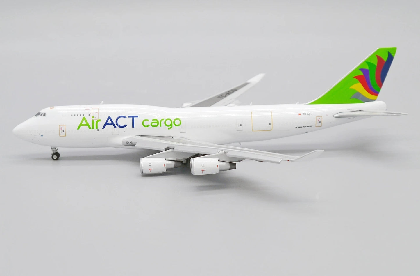 JC WINGS B747-400 ACT AIRLINES (FLAPS DOWN) REG: TC-ACG
