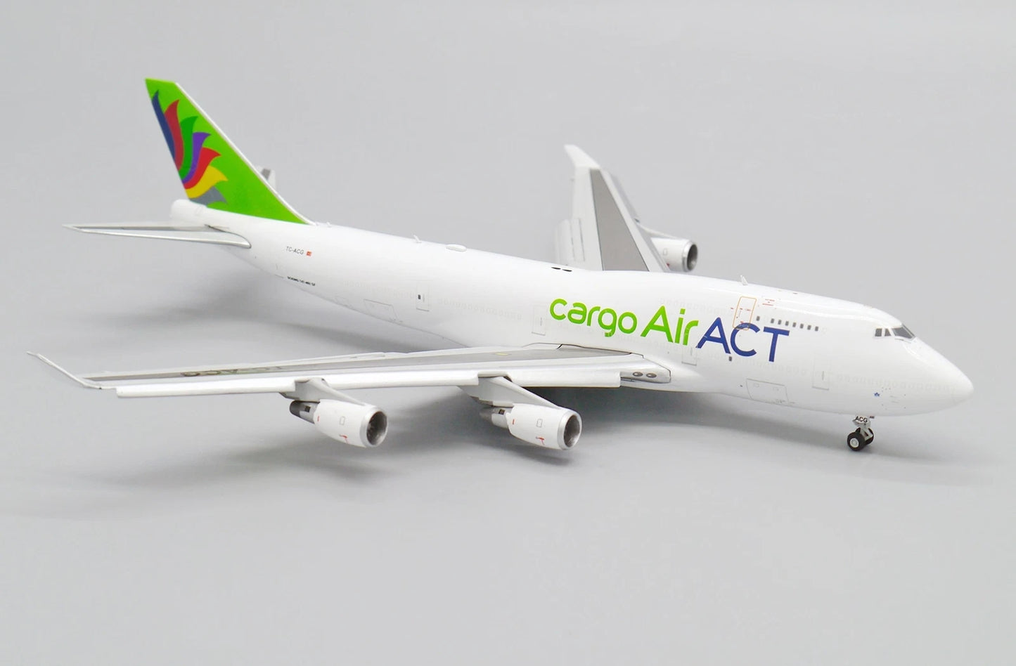 JC WINGS B747-400 ACT AIRLINES (FLAPS DOWN) REG: TC-ACG