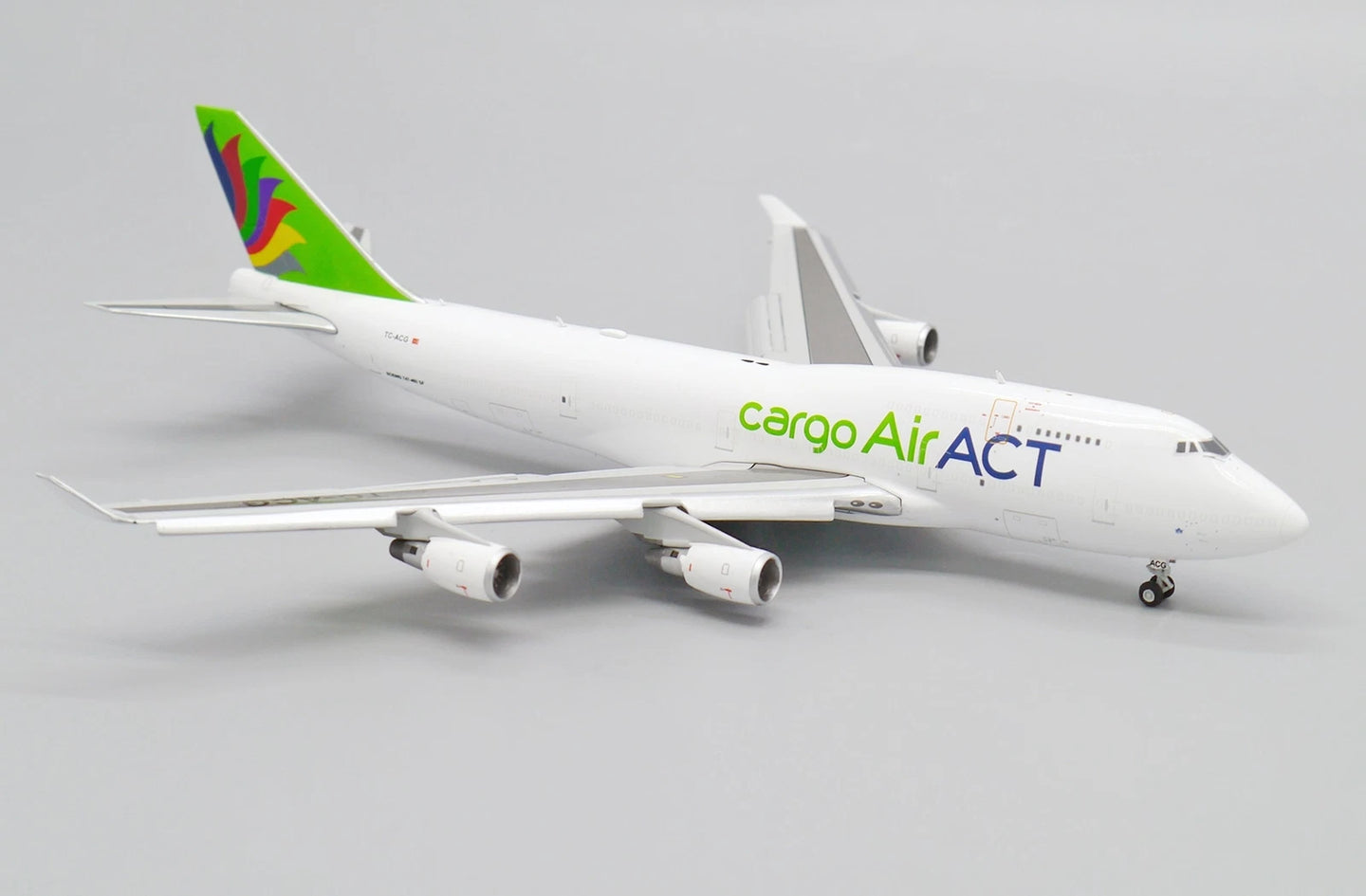 JC WINGS B747-400 ACT AIRLINES (FLAPS DOWN) REG: TC-ACG