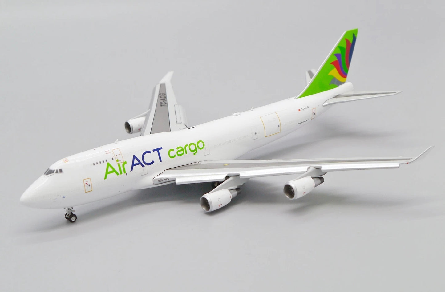 JC WINGS B747-400 ACT AIRLINES (FLAPS DOWN) REG: TC-ACG