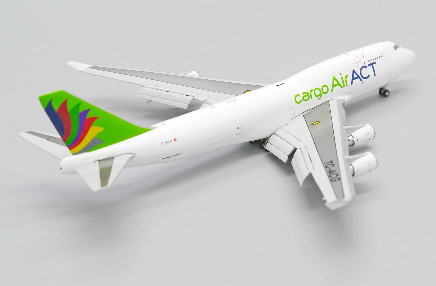 JC WINGS B747-400 ACT AIRLINES (FLAPS DOWN) REG: TC-ACG
