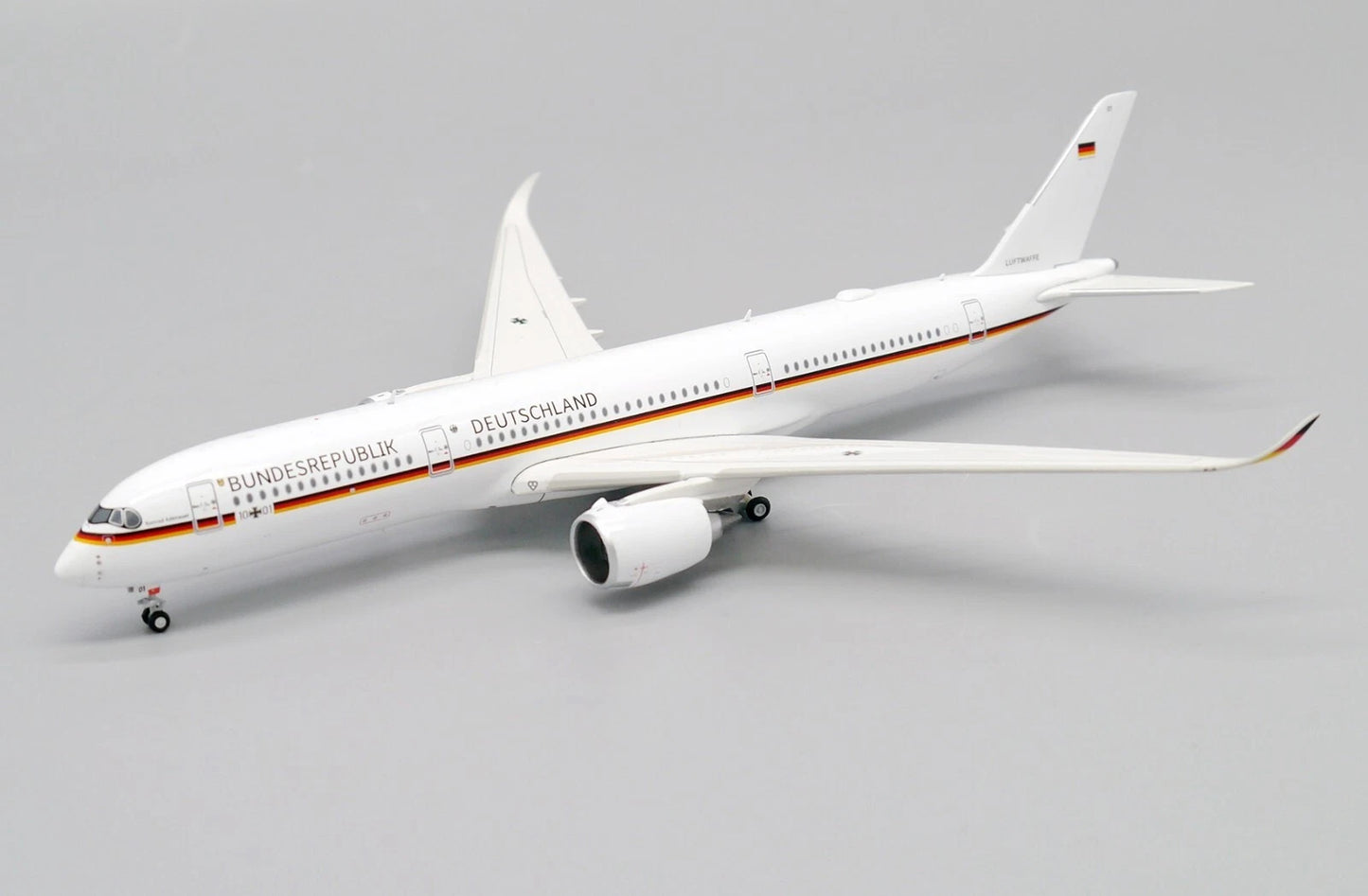JCWINGS A350-900ACJ LUFTWAFFE REG: 10+01