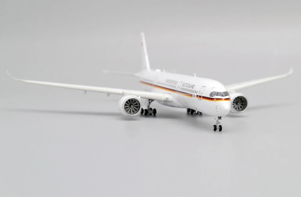 JCWINGS GERMAN AIR FORCE A350 REG: 10+01 FLAP DOWN