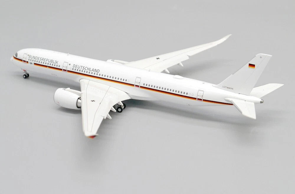 JCWINGS GERMAN AIR FORCE A350 REG: 10+01 FLAP DOWN