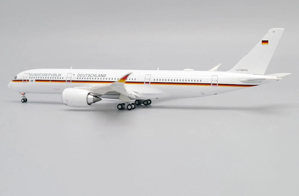 JCWINGS GERMAN AIR FORCE A350 REG: 10+01 FLAP DOWN