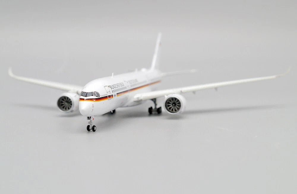 JCWINGS GERMAN AIR FORCE A350 REG: 10+01 FLAP DOWN