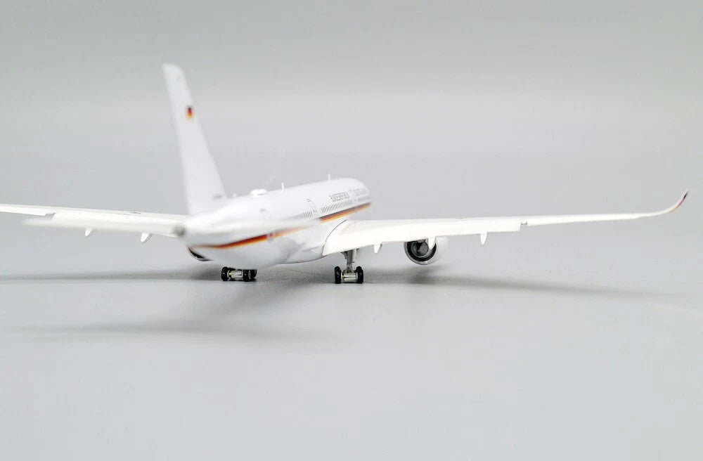 JCWINGS GERMAN AIR FORCE A350 REG: 10+01 FLAP DOWN