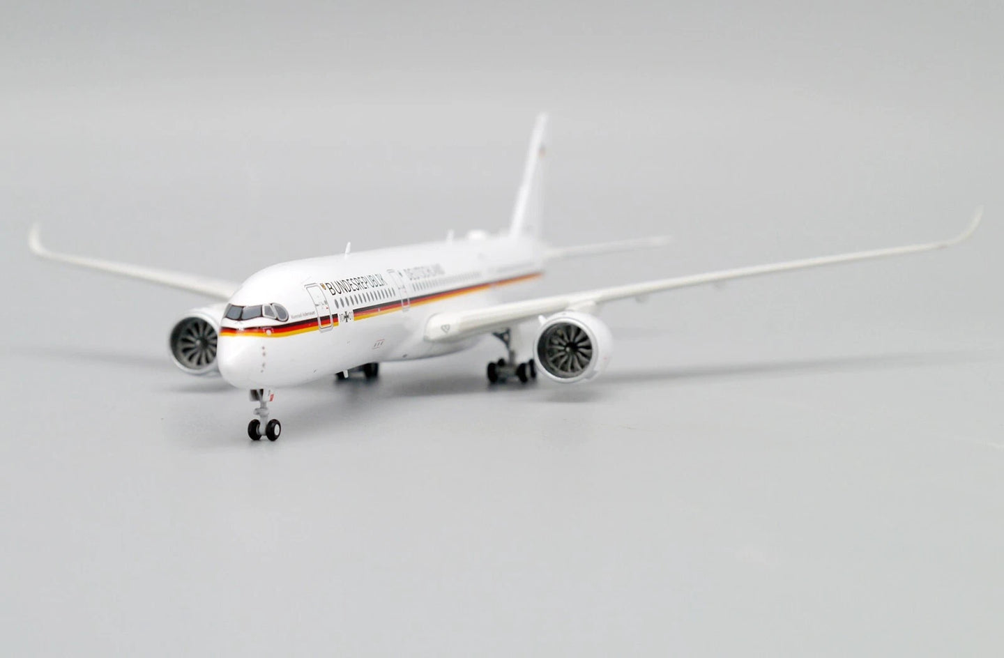 JCWINGS A350-900ACJ LUFTWAFFE REG: 10+01