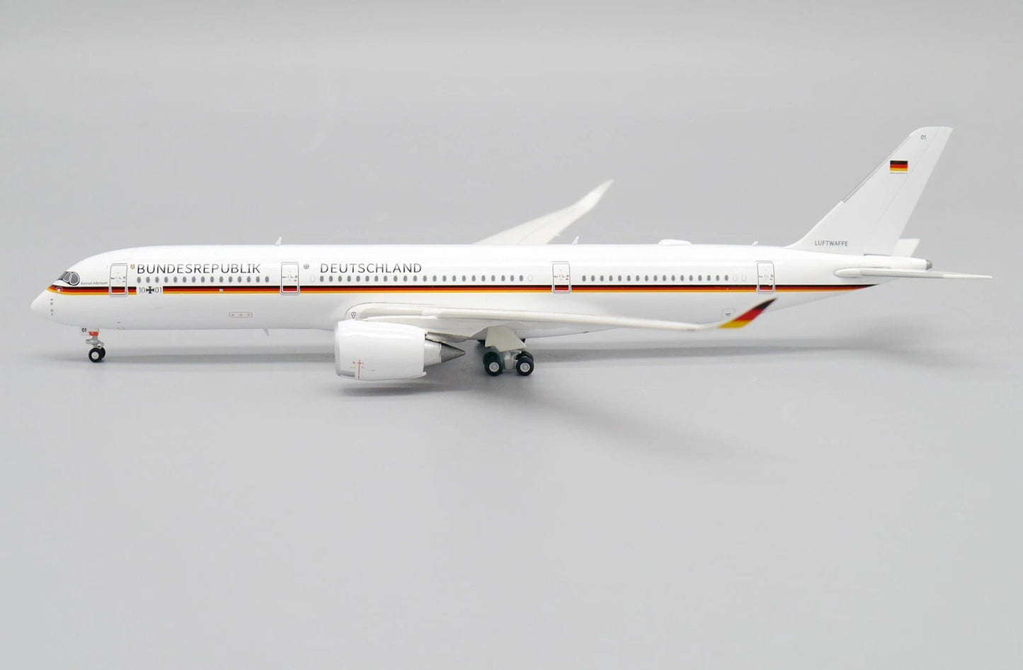 JCWINGS A350-900ACJ LUFTWAFFE REG: 10+01