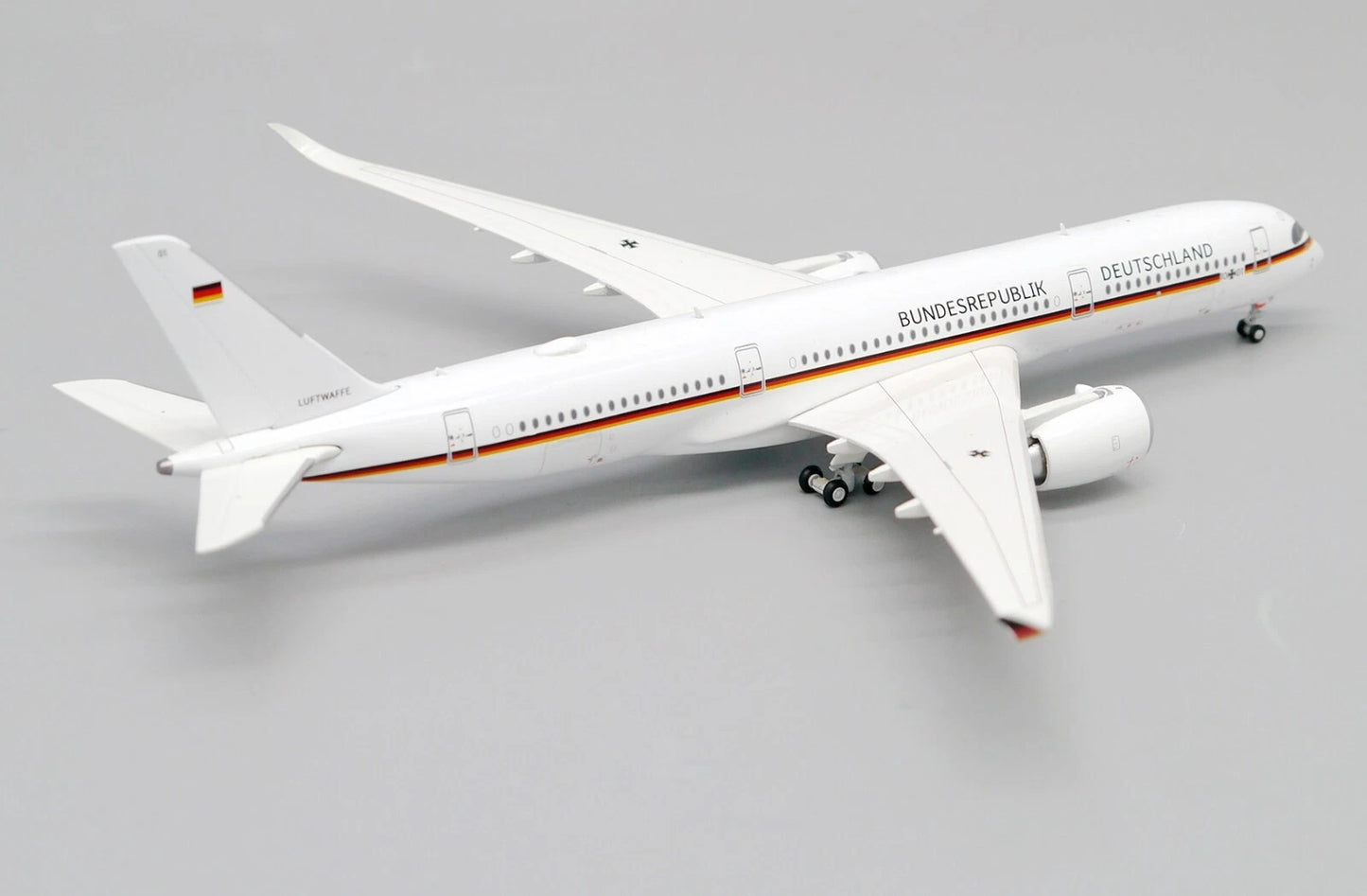 JCWINGS A350-900ACJ LUFTWAFFE REG: 10+01