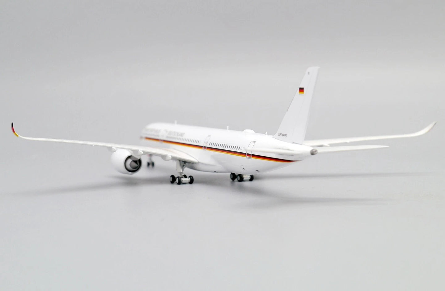 JCWINGS A350-900ACJ LUFTWAFFE REG: 10+01