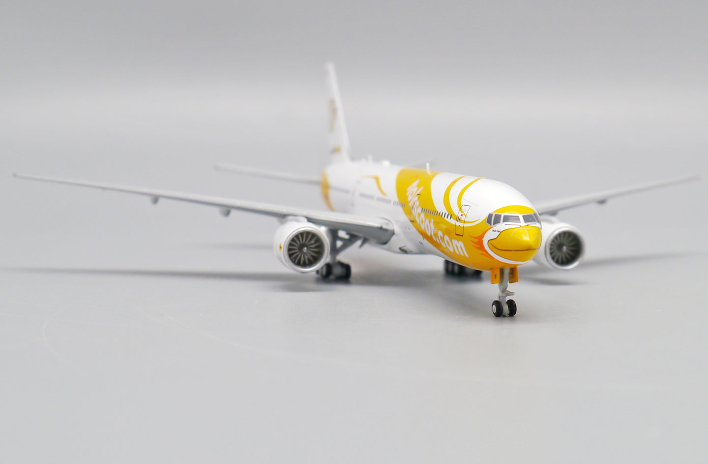 JCWINGS B777-200ER  NOKSCOOT REG: HS-XBF