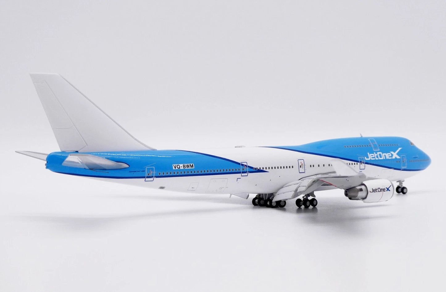 JCWINGS B747-400 JETONEX (FLAP DOWN) REG: VQ-BWM