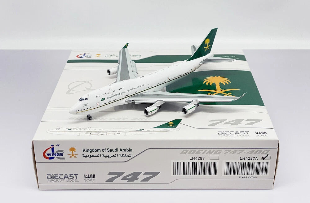 JC WINGS B747-400 SAUDI ROYAL AVIATION (FLAP DOWN) REG: HZ-HM1
