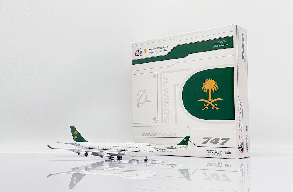 JC WINGS B747-400 SAUDI ROYAL AVIATION (FLAP DOWN) REG: HZ-HM1