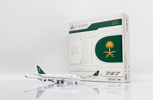 JC WINGS B747-400 SAUDI ROYAL AVIATION (FLAP DOWN) REG: HZ-HM1