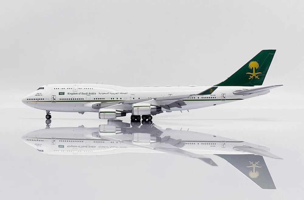 JC WINGS B747-400 SAUDI ROYAL AVIATION (FLAP DOWN) REG: HZ-HM1