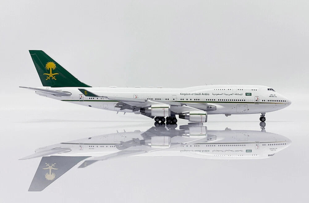 JC WINGS B747-400 SAUDI ROYAL AVIATION (FLAP DOWN) REG: HZ-HM1
