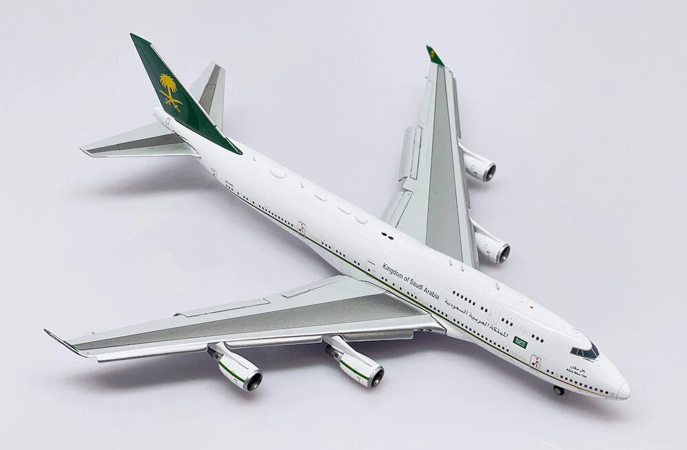 JC WINGS B747-400 SAUDI ROYAL AVIATION (FLAP DOWN) REG: HZ-HM1