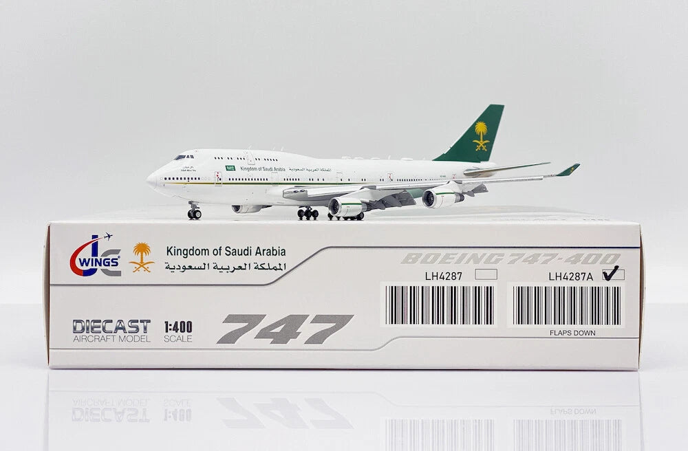 JC WINGS B747-400 SAUDI ROYAL AVIATION (FLAP DOWN) REG: HZ-HM1