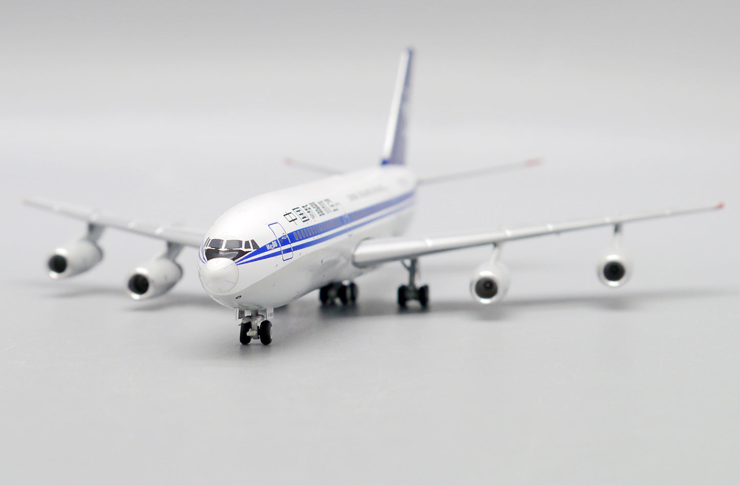 JC WINGS ILYUSHIN IL-86 CHINA XINJIANG AIRLINES REG: B-2016