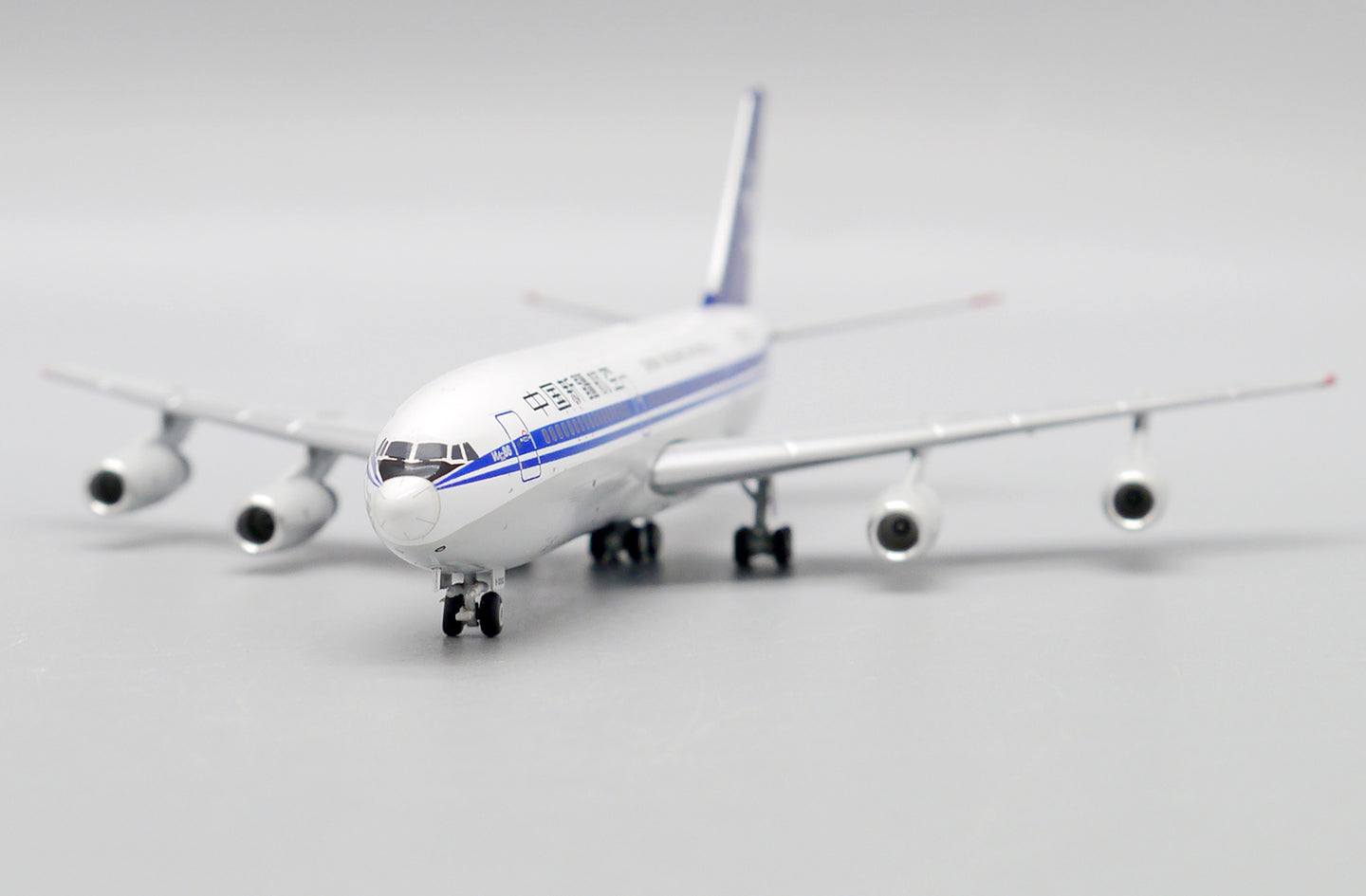 JC WINGS ILYUSHIN IL-86 CHINA XINJIANG AIRLINES REG: B-2016