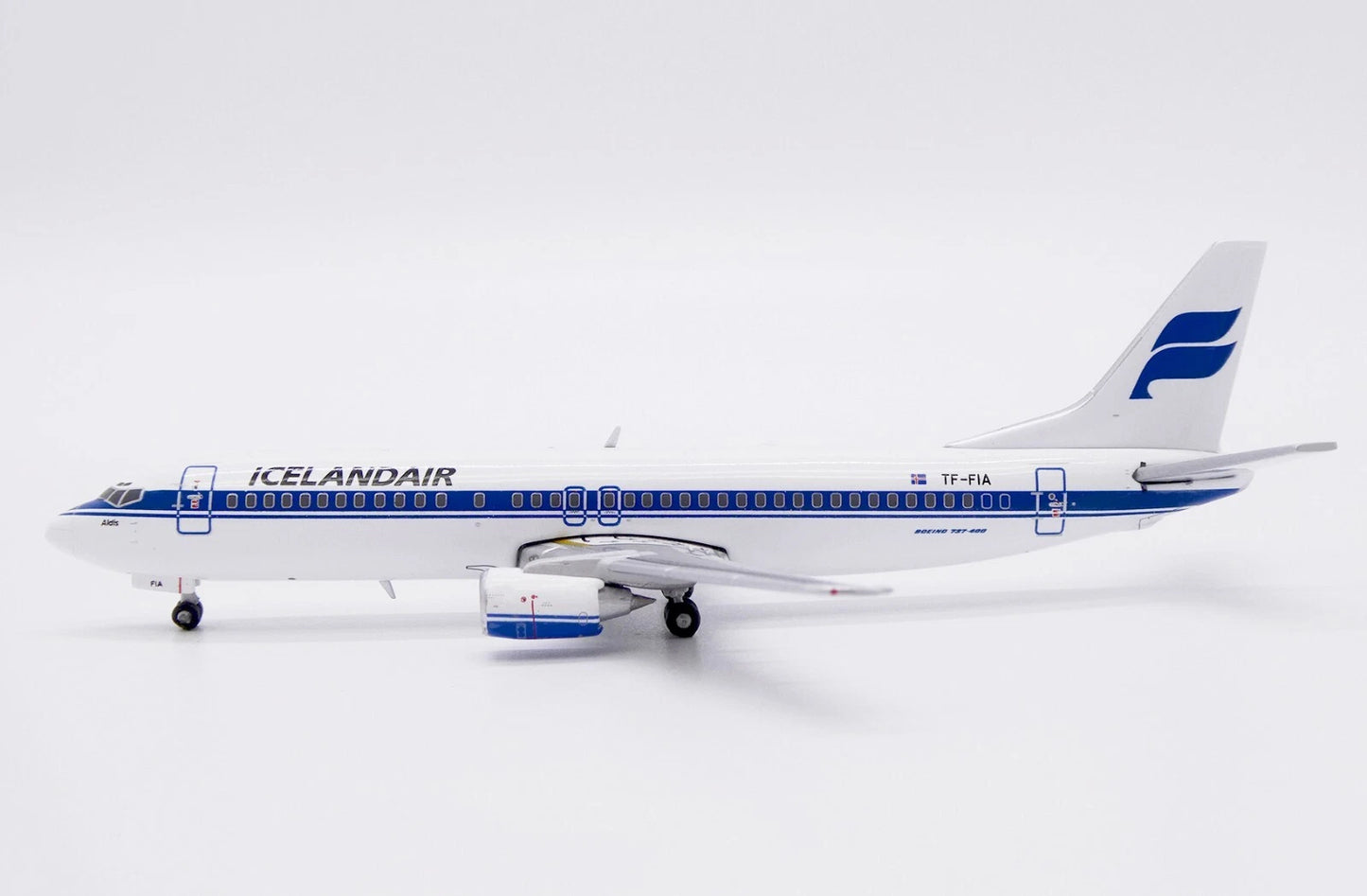 JCWINGS B737-400 ICELANDAIR REG: TF-FIA