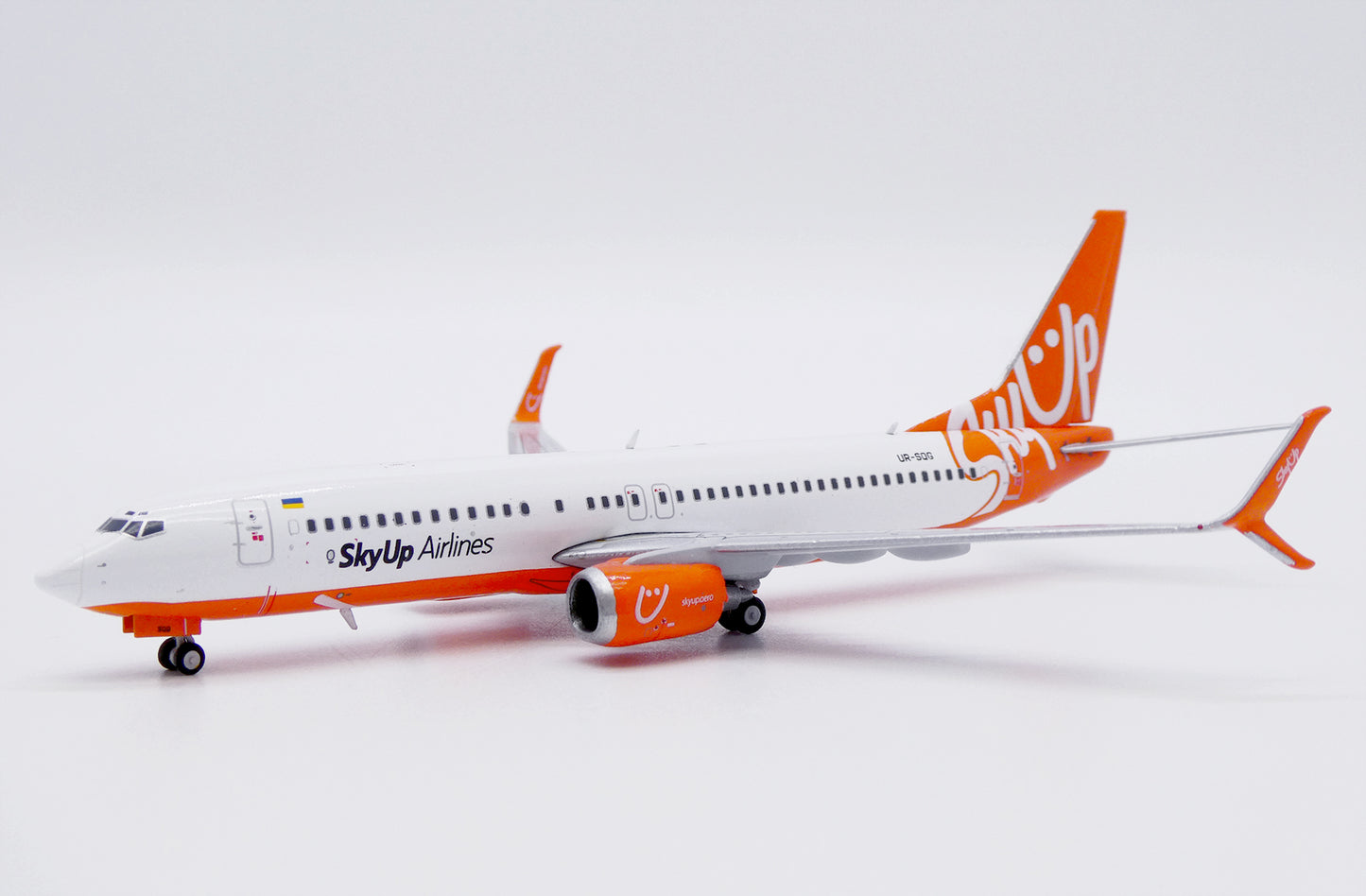 JC WINGS B737-800 SKYUP AIRLINES REG: UR-SQG