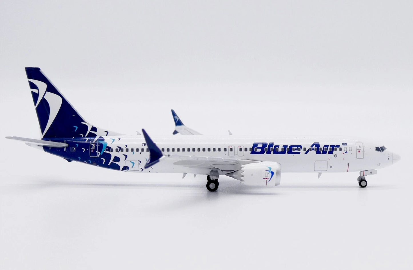 JC WINGS B737 MAX 8 BLUE AIR REG: YR-MXE