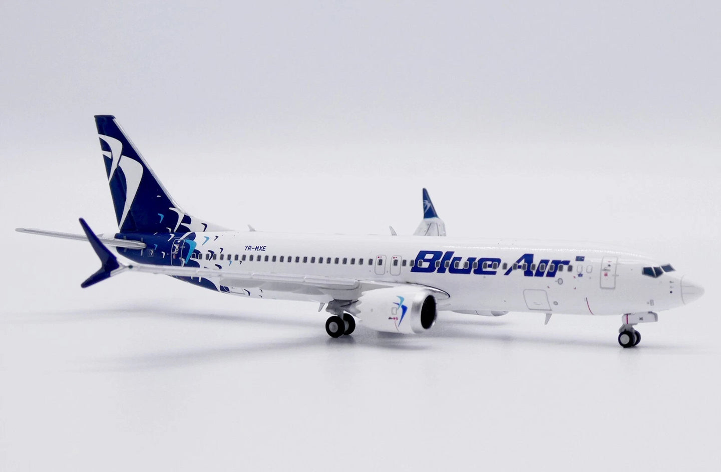 JC WINGS B737 MAX 8 BLUE AIR REG: YR-MXE