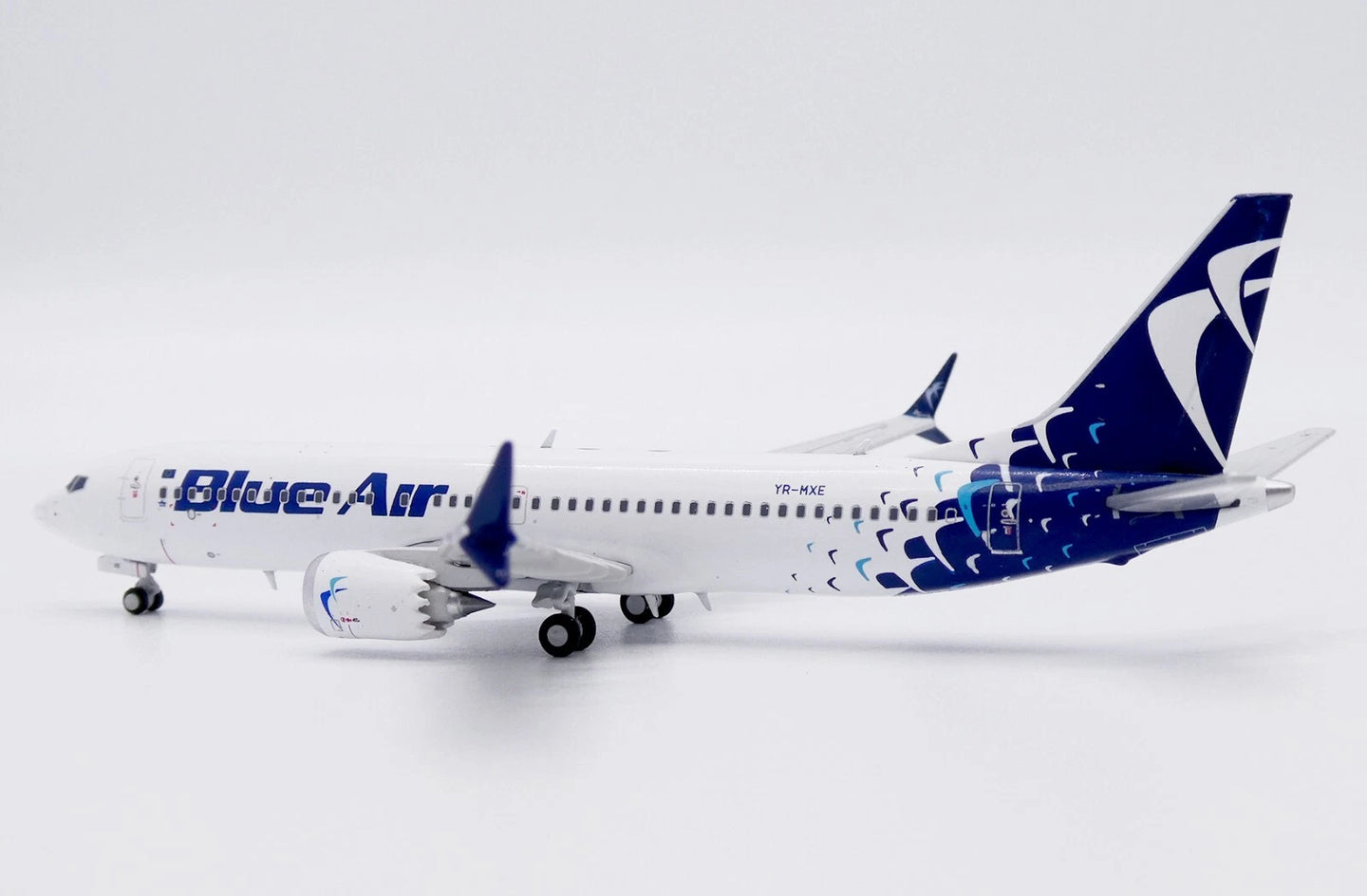 JC WINGS B737 MAX 8 BLUE AIR REG: YR-MXE