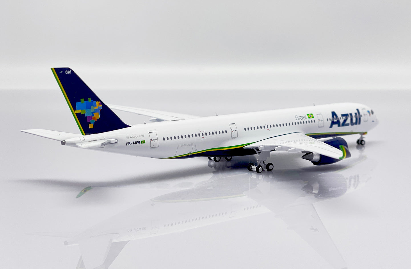 JC WINGS A350-900XWB AZUL LINHAS AEREAS REG: PR-AOW
