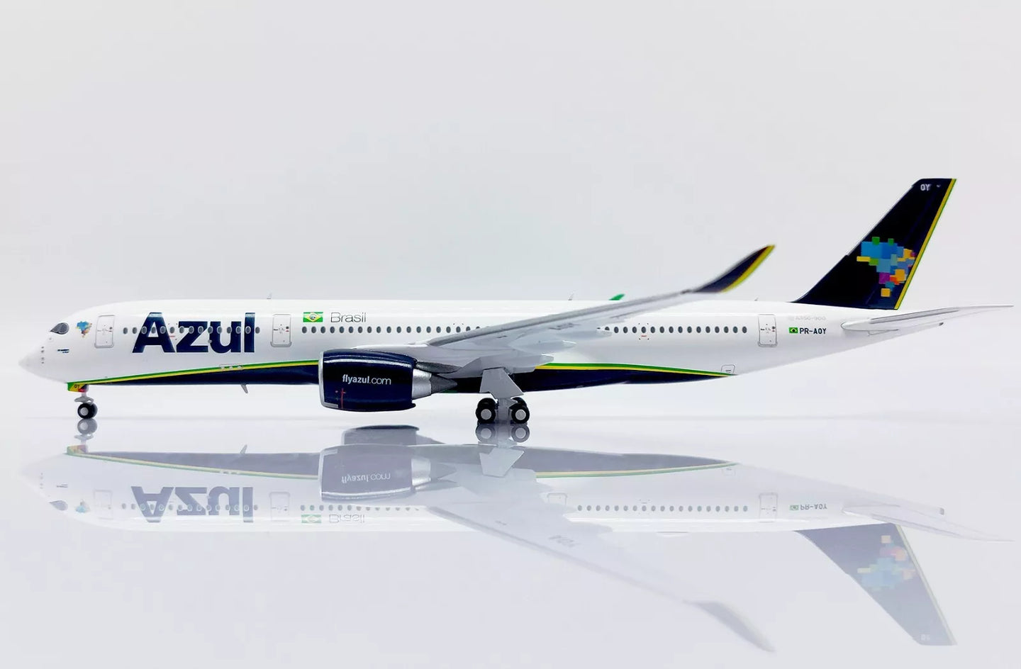 JC WINGS A350-900XWB AZUL REG: PR-AOY