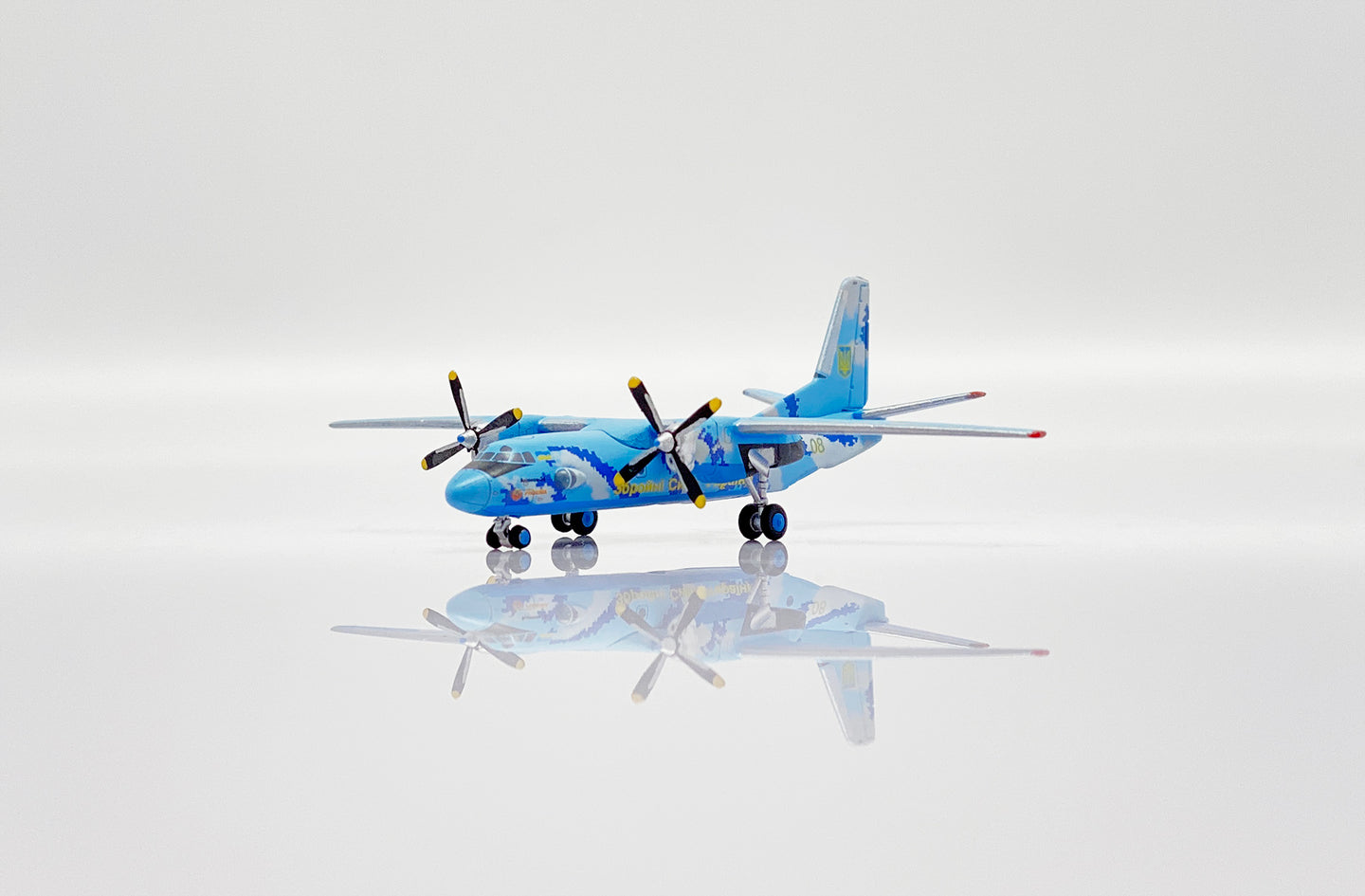 JC WINGS AN-26 UKRAINE AIR FORCE REG: 08