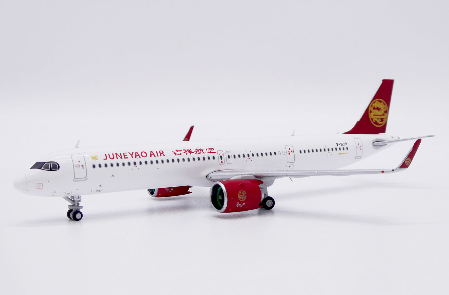 JC WINGS A321NEO JUNEYAO AIRLINES REG: B-32D9