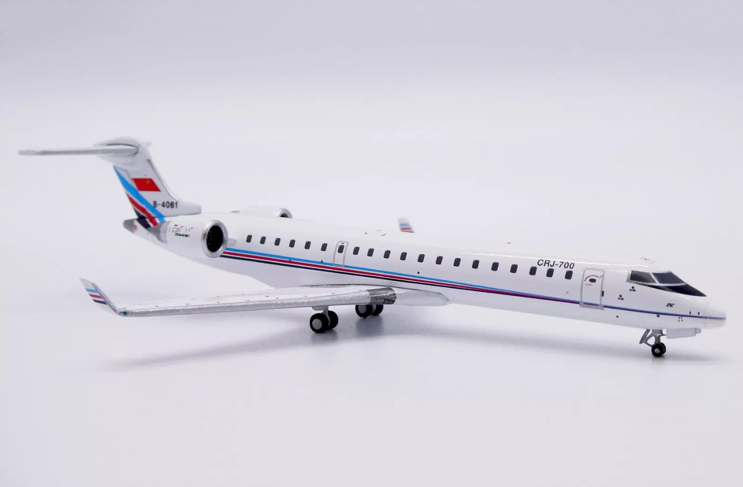 JC WINGS CRJ-700 CHINESE AIR FORCE REG: B-4061