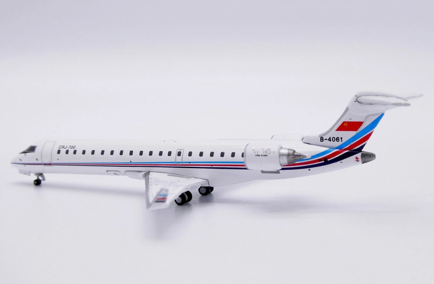 JC WINGS CRJ-700 CHINESE AIR FORCE REG: B-4061