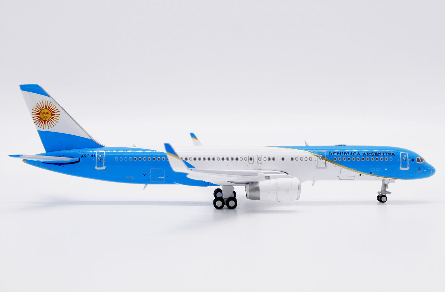 JC WINGS B757-200 ARGENTINIAN AIR FORCE REG: ARG-01