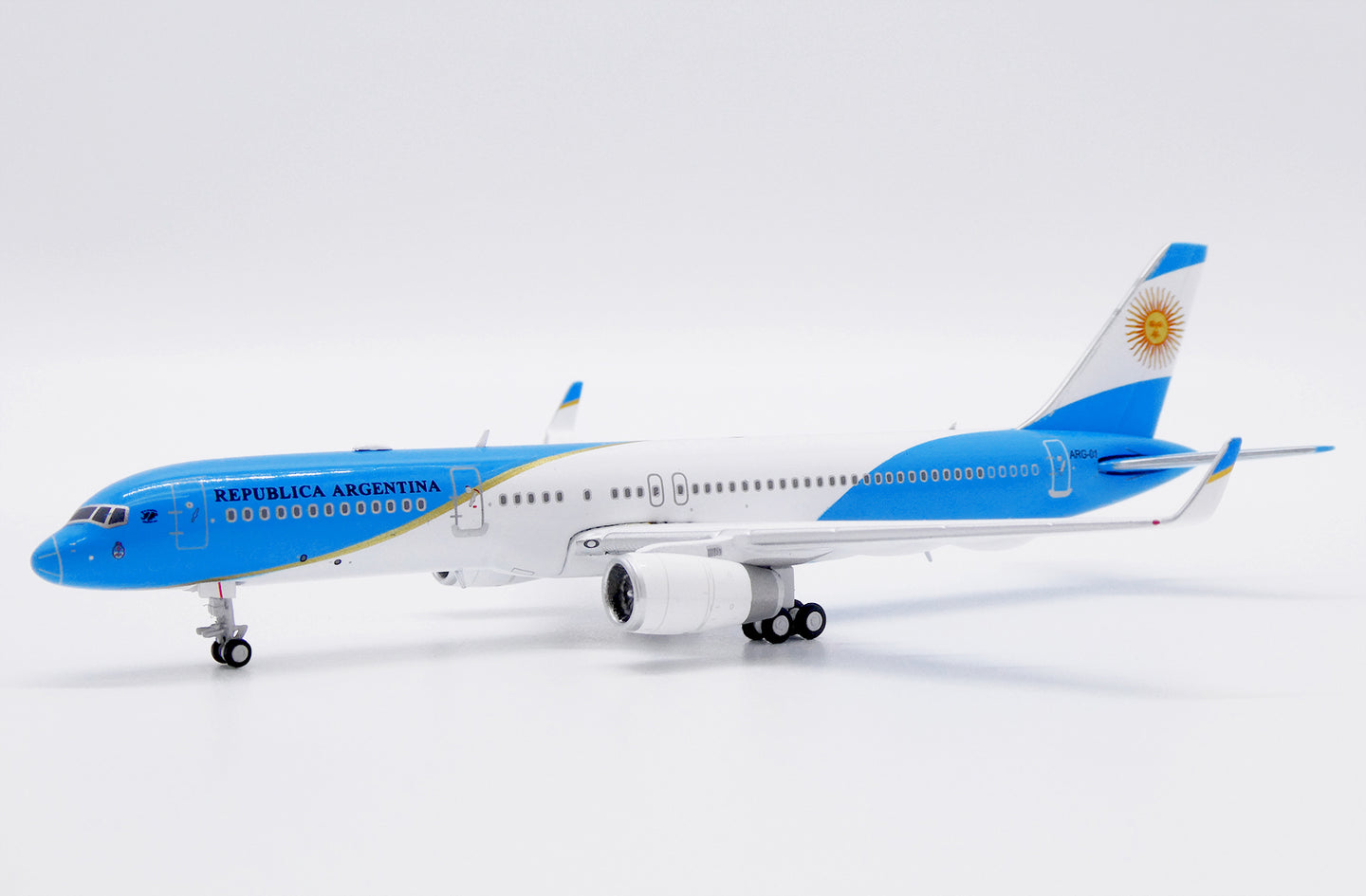 JC WINGS B757-200 ARGENTINIAN AIR FORCE REG: ARG-01