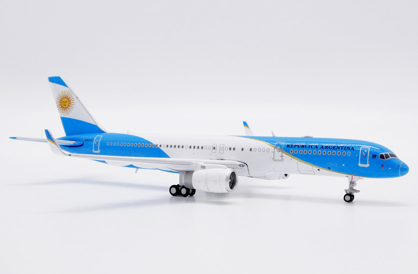 JC WINGS B757-200 ARGENTINIAN AIR FORCE REG: ARG-01
