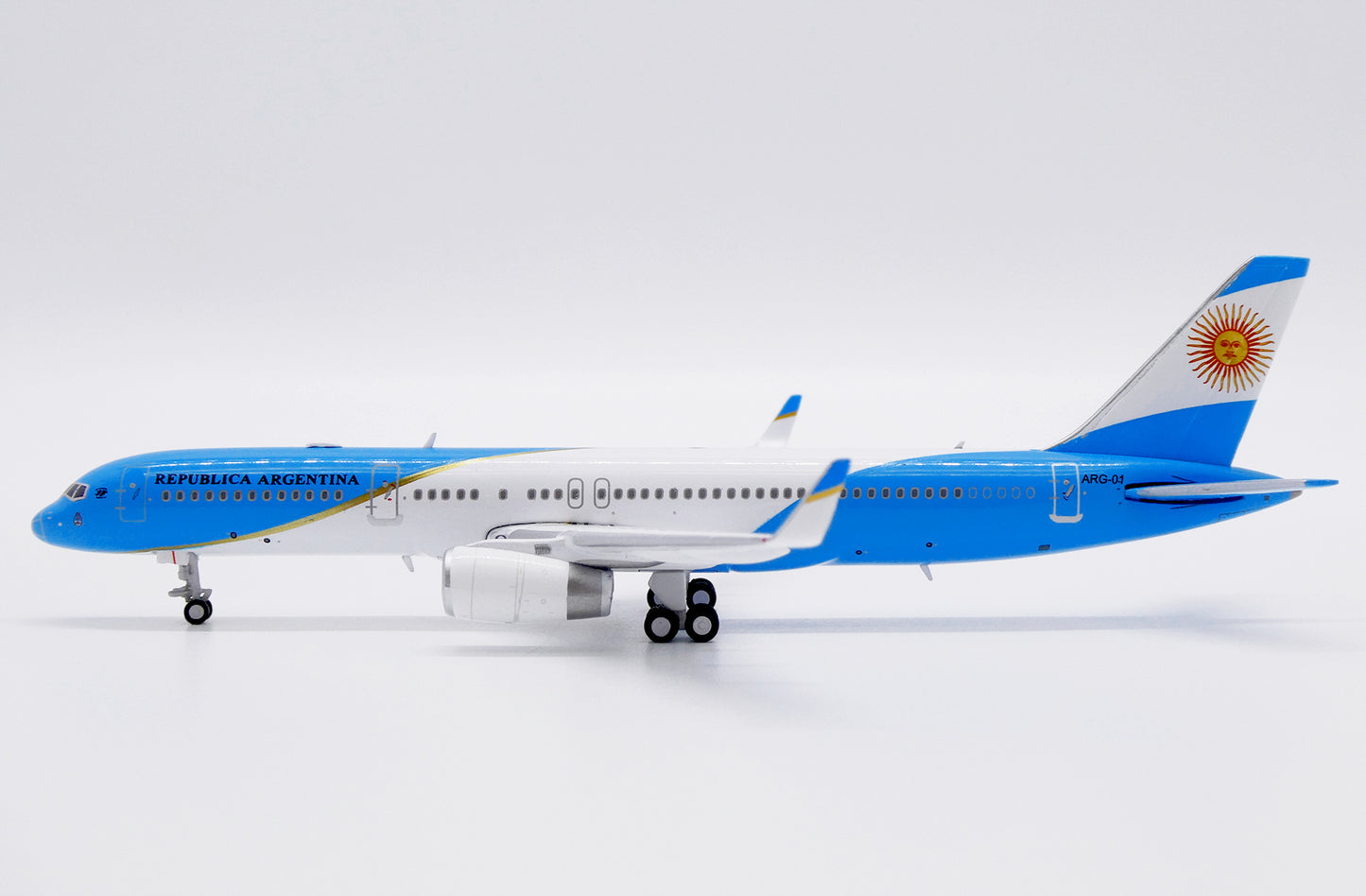 JC WINGS B757-200 ARGENTINIAN AIR FORCE REG: ARG-01